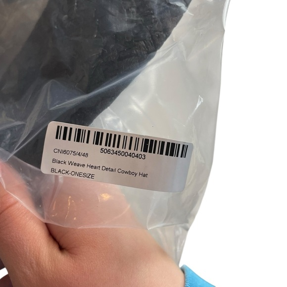 PrettyLittleThing Black Weave Heart Detail Cowboy Hat NWT One Size - Picture 2 of 10